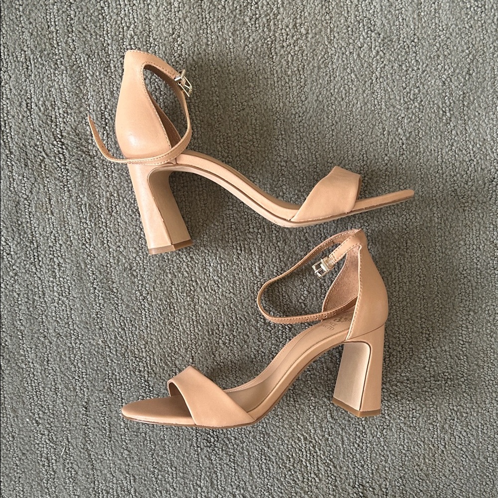 Vince Camuto Tan Heeled Sandals - Picture 2 of 4
